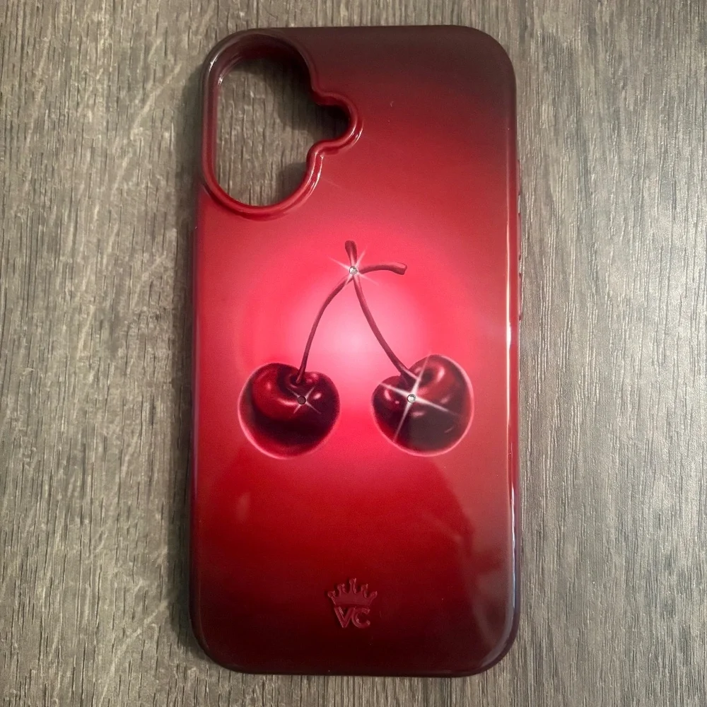 velvet caviar cherry iphone 16 regular case missing one of the rhinestones